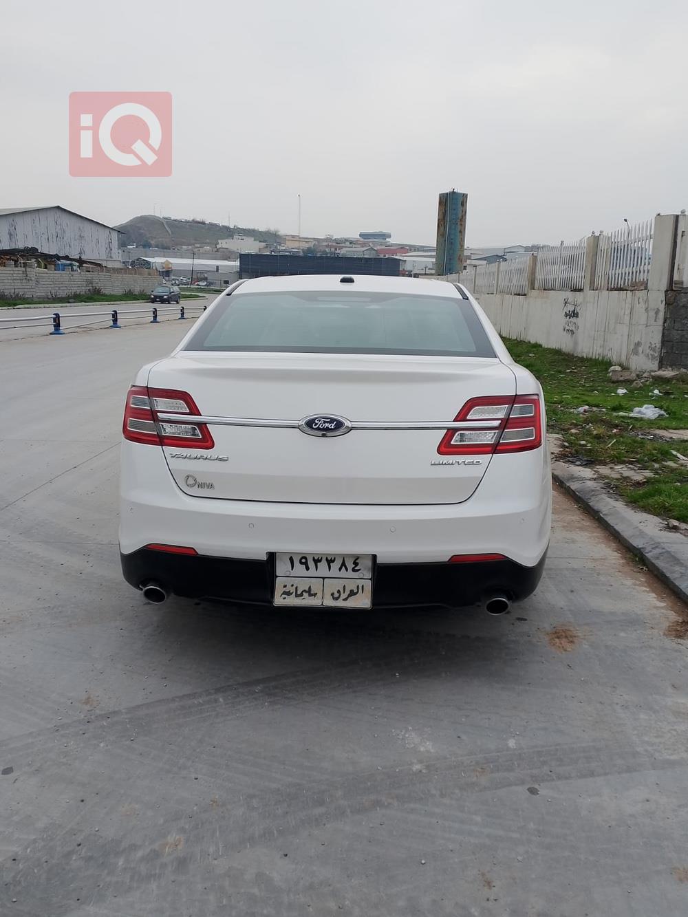 Ford Taurus